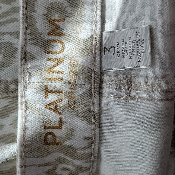 Chico's Platinum Denim White Tan Ikat Print Size 16 - Picture 4 of 6